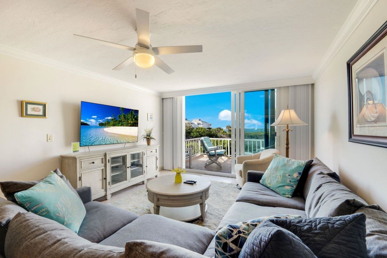 200 Periwinkle, Unit 214, Sanibel, FL 33957 Photo