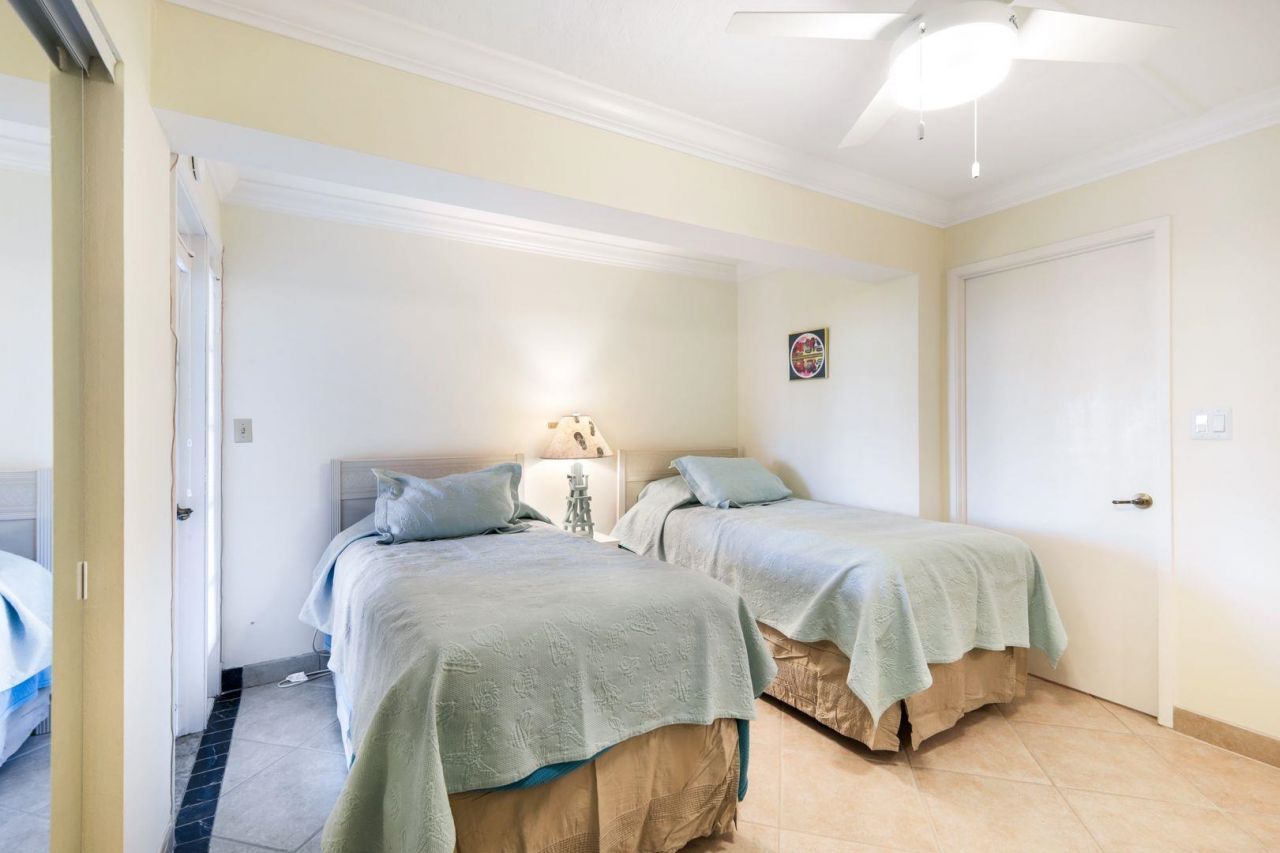 200 Periwinkle, Unit 214, Sanibel, FL 33957 Photo