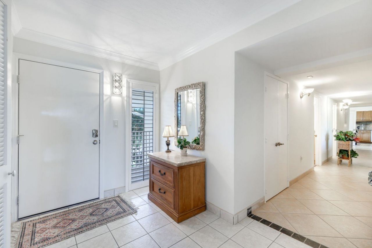 200 Periwinkle, Unit 214, Sanibel, FL 33957 Photo