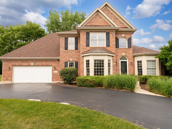 4308 Royal Windyne Court, St. Charles, IL 60174