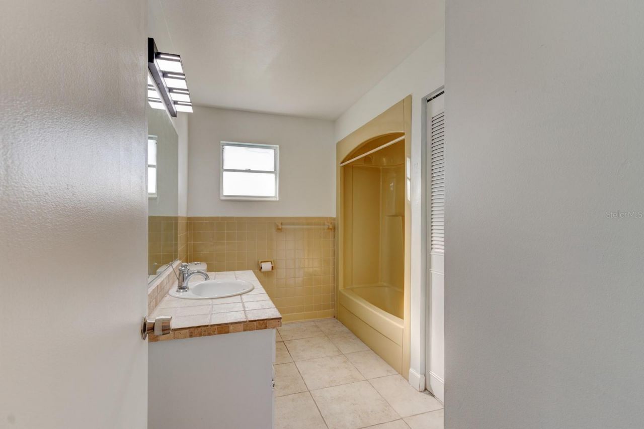 922 Locust Street, New Smyrna Beach, FL 32169 Photo