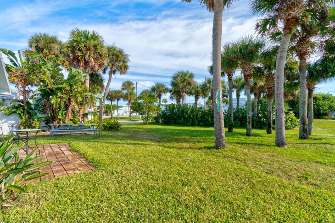 922 Locust Street, New Smyrna Beach, FL 32169 Photo