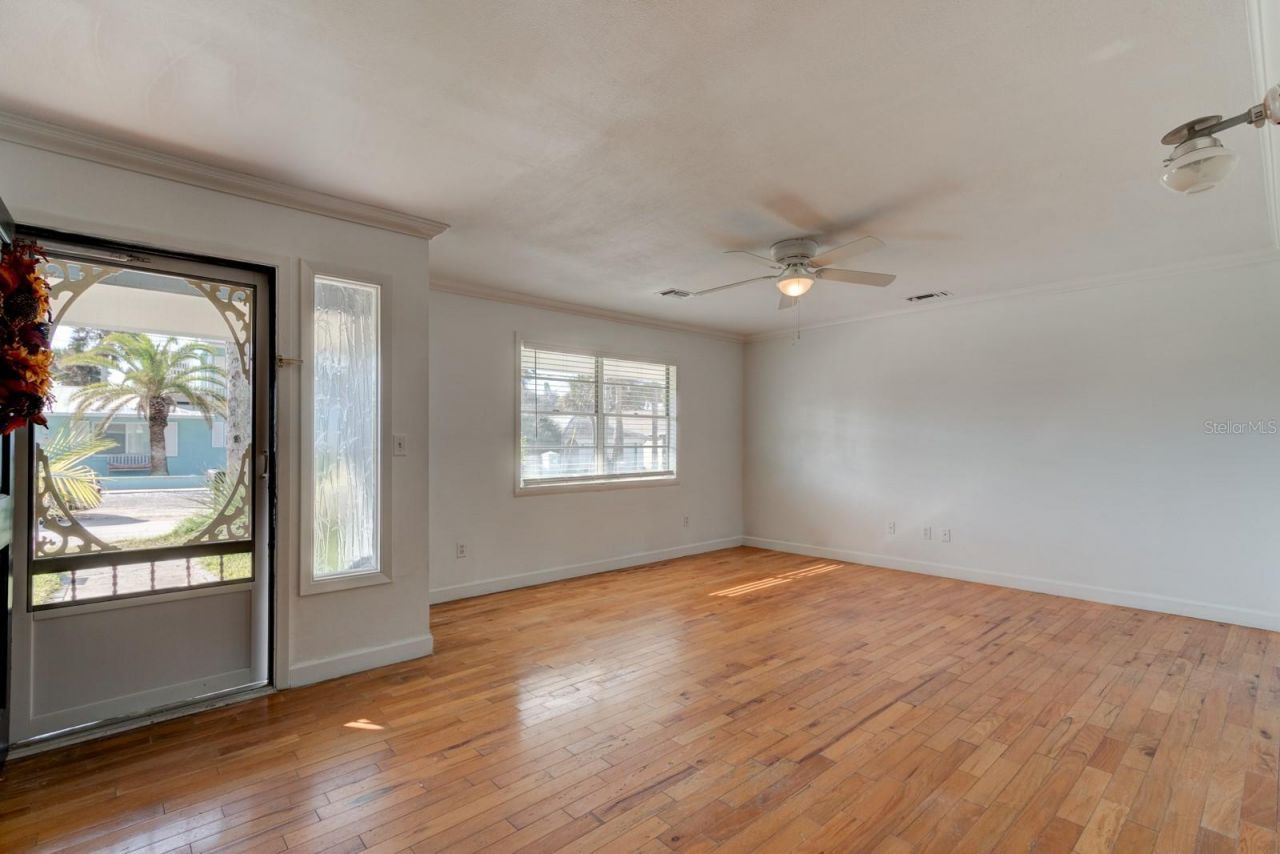 922 Locust Street, New Smyrna Beach, FL 32169 Photo