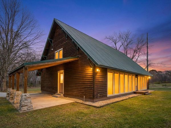 426 Elizabeth Street, Buchanan, MI 49107