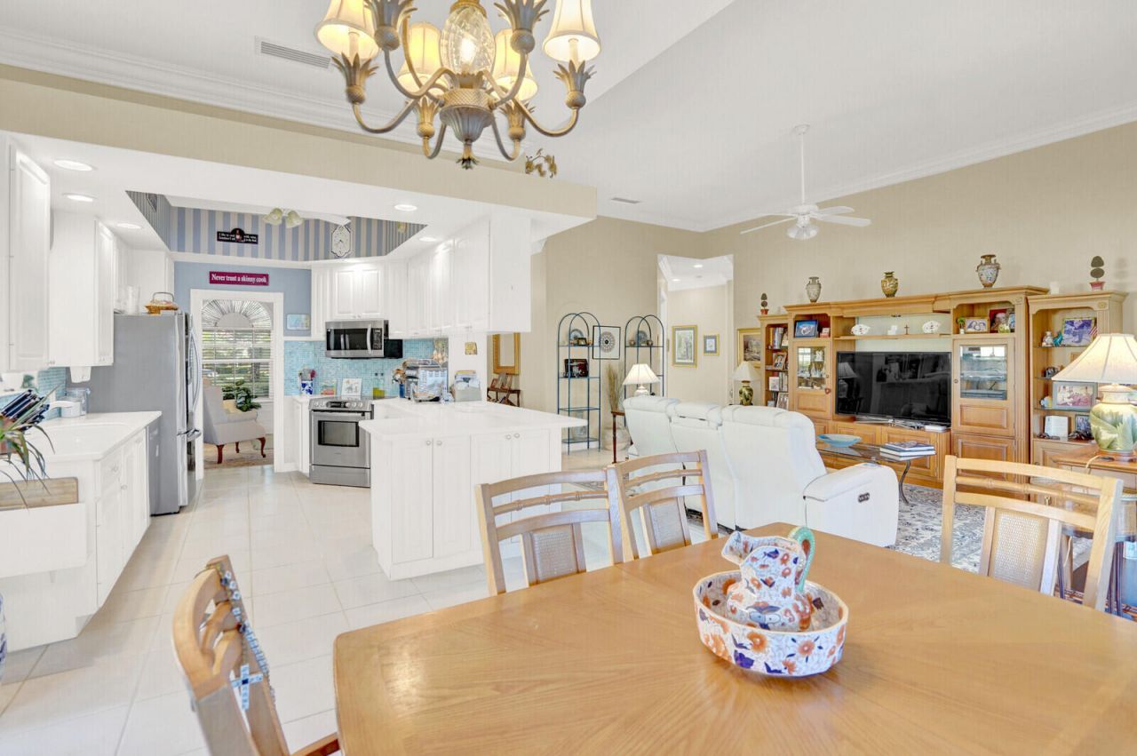 8121 Jolly Harbour Court, Wellington, FL 33414 Photo