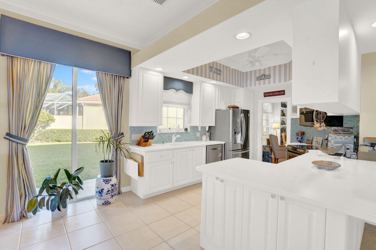 8121 Jolly Harbour Court, Wellington, FL 33414 Photo