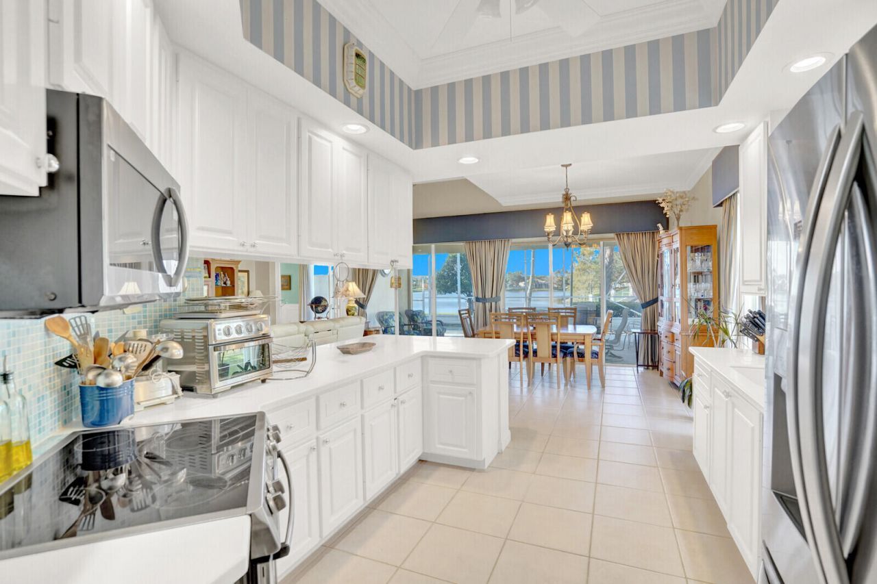 8121 Jolly Harbour Court, Wellington, FL 33414 Photo