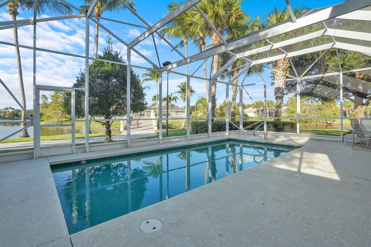 8121 Jolly Harbour Court, Wellington, FL 33414 Photo