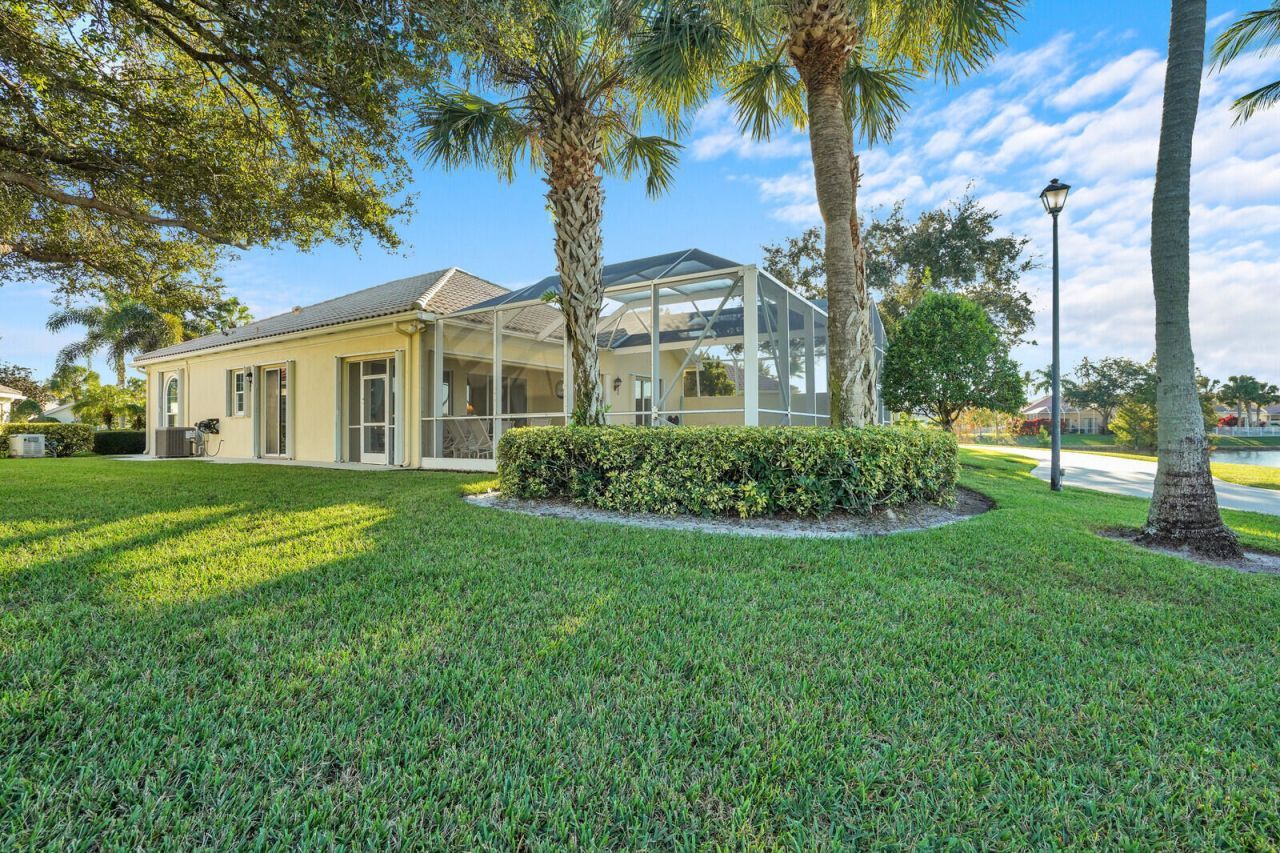 8121 Jolly Harbour Court, Wellington, FL 33414 Photo