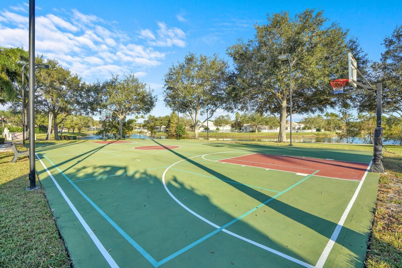 8121 Jolly Harbour Court, Wellington, FL 33414 Photo