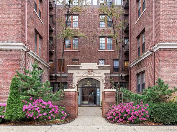 150 Burns Street, Unit 2D, Forest Hills, NY 11375