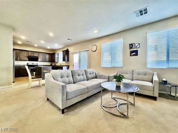 8938 Whitten Park Avenue, Las Vegas, NV 89148