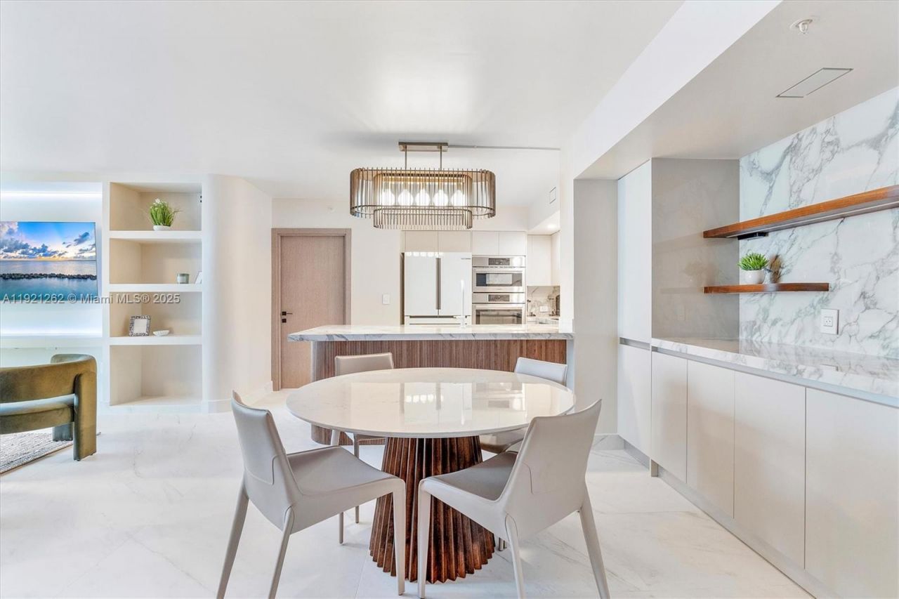 2080 S Ocean Dr, Unit 809, Hallandale Beach, FL 33009 Photo