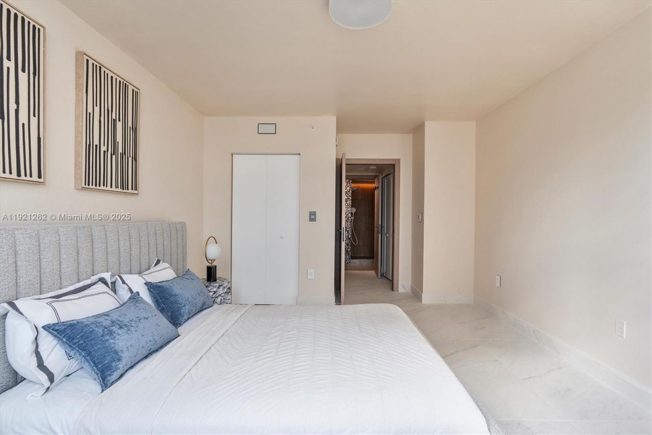 2080 S Ocean Dr, Unit 809, Hallandale Beach, FL 33009 Photo