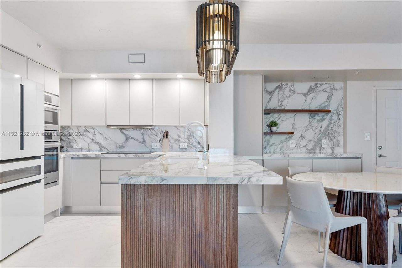 2080 S Ocean Dr, Unit 809, Hallandale Beach, FL 33009 Photo