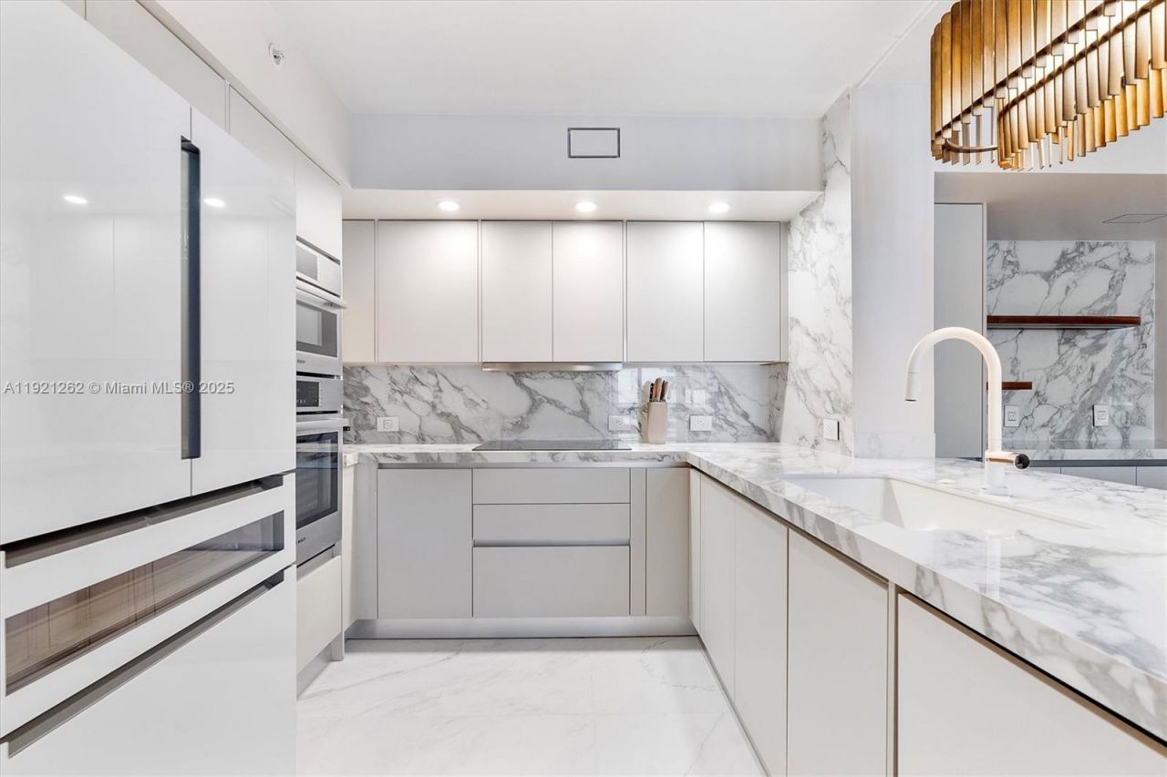 2080 S Ocean Dr, Unit 809, Hallandale Beach, FL 33009 Photo