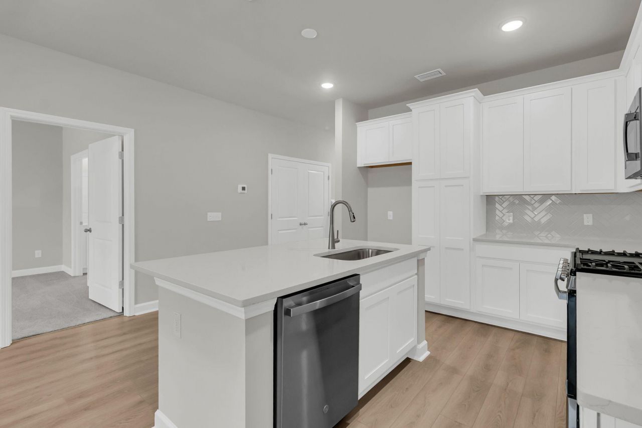 912 Dusk Drive Photo 14