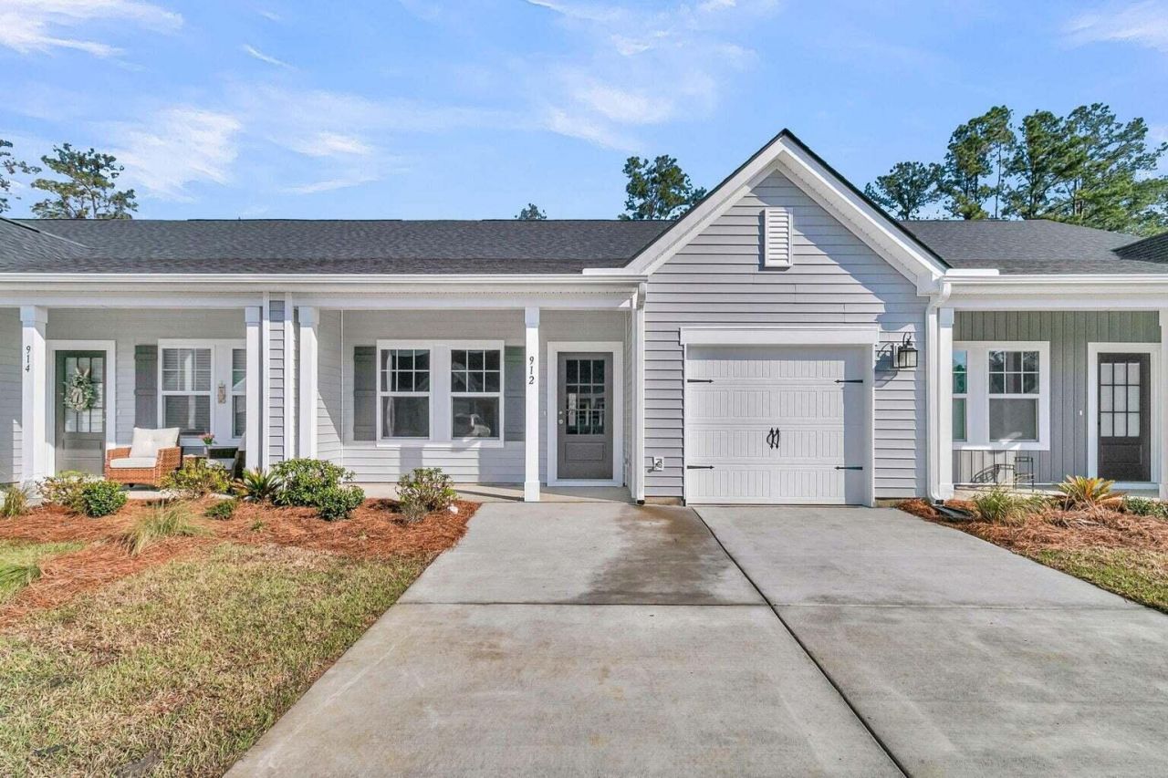 912 Dusk Drive Photo 2
