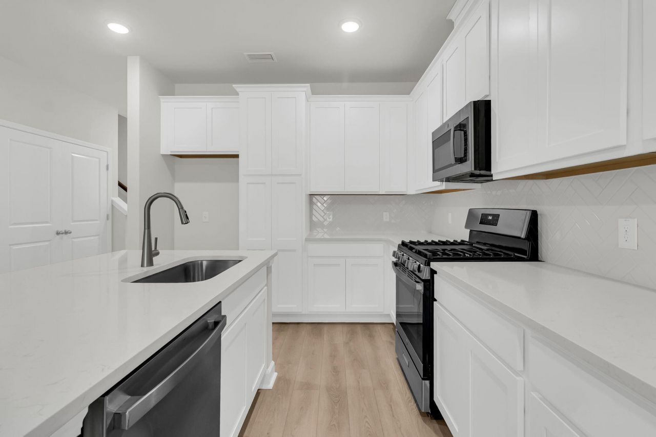 912 Dusk Drive Photo 5