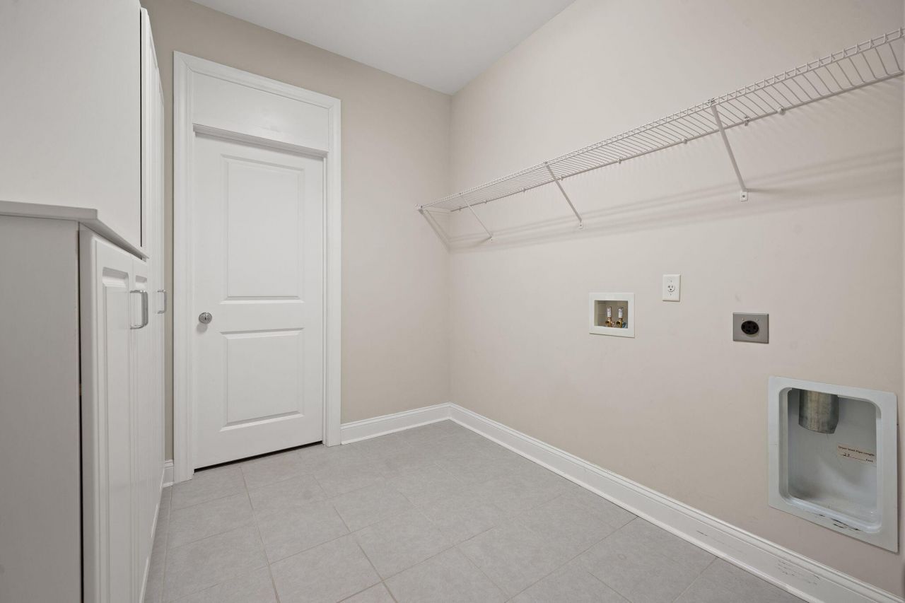 2012 Redback Drive Photo 43