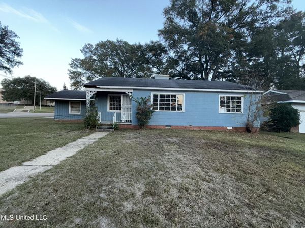 1004 Voorhees Avenue, Jackson, MS 39209