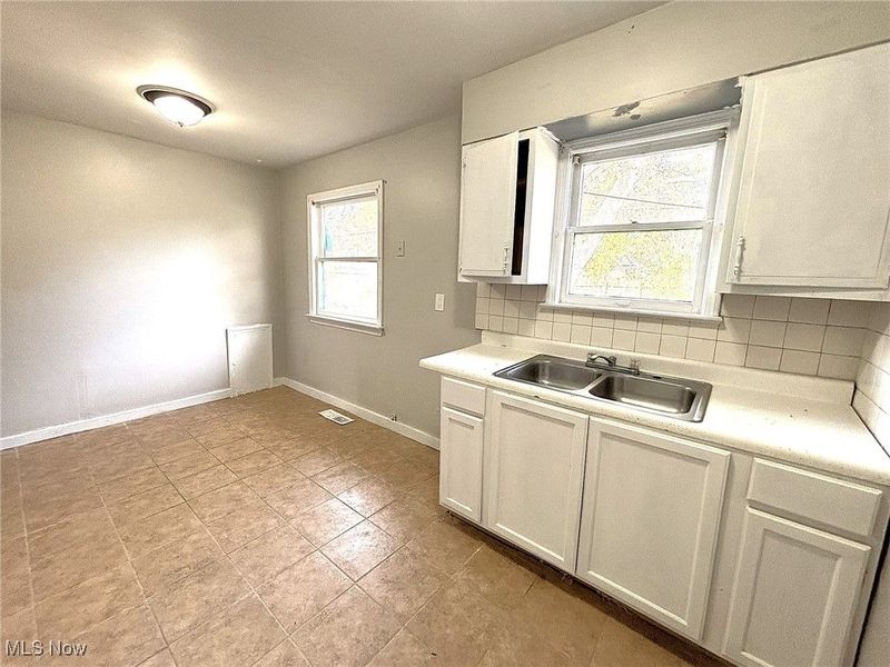 6306 Flowerdale Avenue, Cleveland, OH 44144 Photo 38