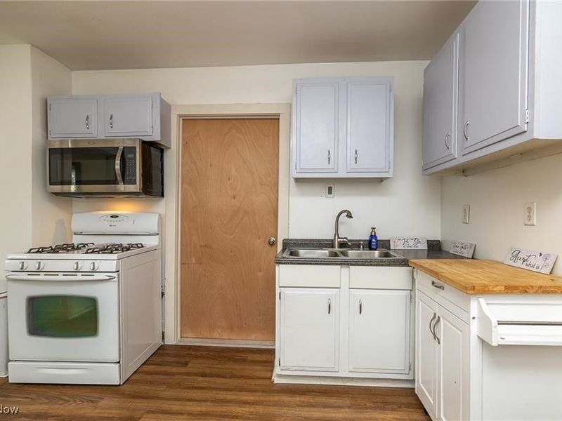 6306 Flowerdale Avenue, Cleveland, OH 44144 Photo 6