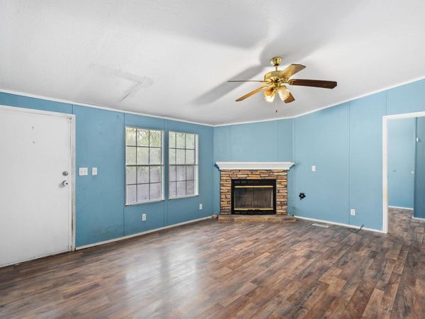 743 Oak MDWS, San Marcos, TX 78666