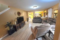 8896 Arbor Glen Drive photo 4