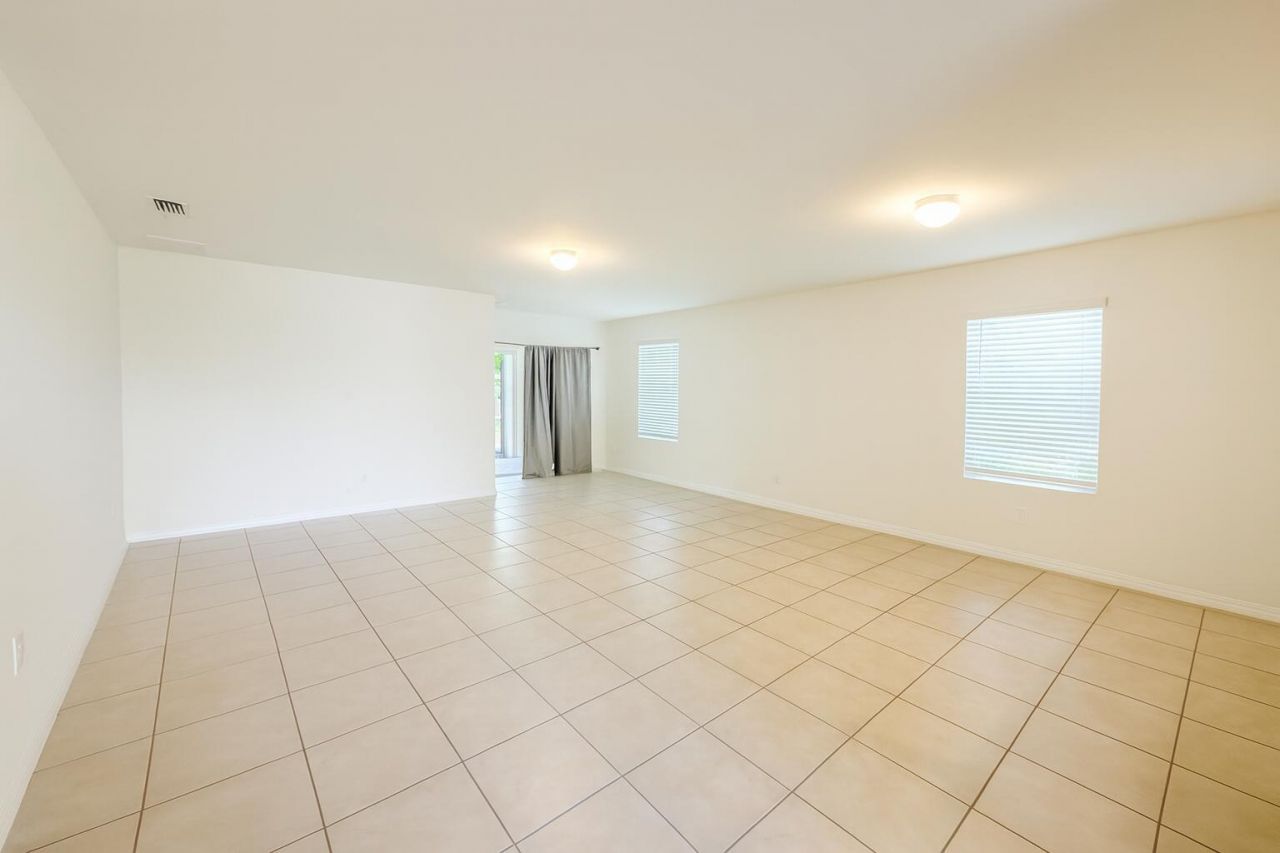 2220 NE 5th Avenue, Cape Coral, FL 33909 Photo