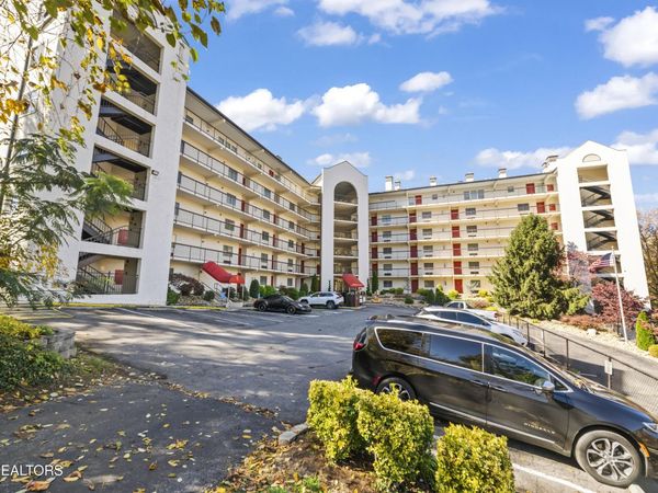 102 Baskins Creek Bypass, Gatlinburg, TN 37738