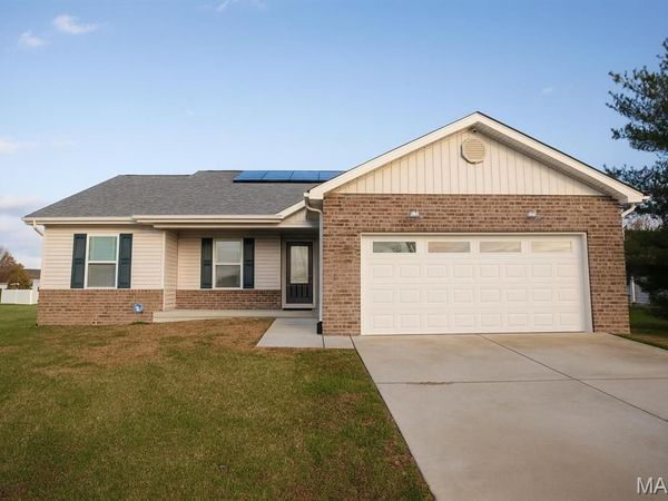 205 Eisenhower Boulevard, Troy, IL 62294