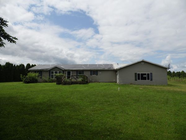2621 N Us Highway 421, Medaryville, IN 47957