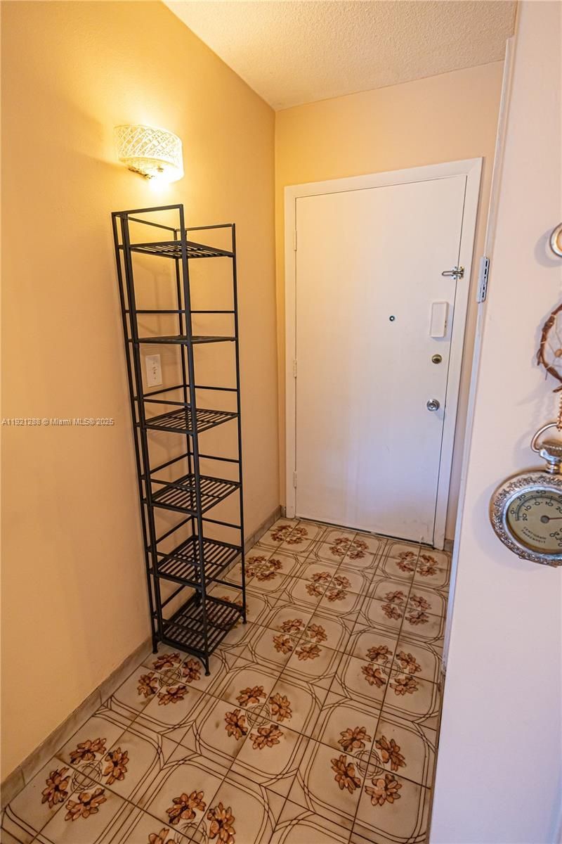 16790 NE 14th Ave, Unit 215, Miami, FL 33162 Photo