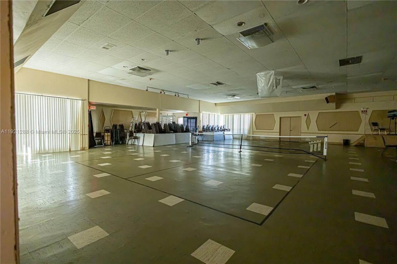 16790 NE 14th Ave, Unit 215, Miami, FL 33162 Photo