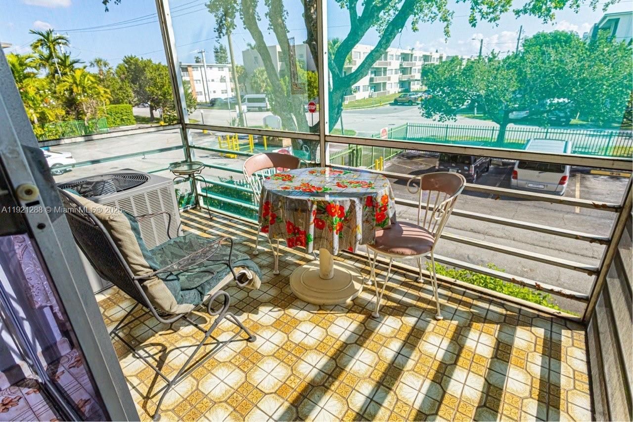 16790 NE 14th Ave, Unit 215, Miami, FL 33162 Photo