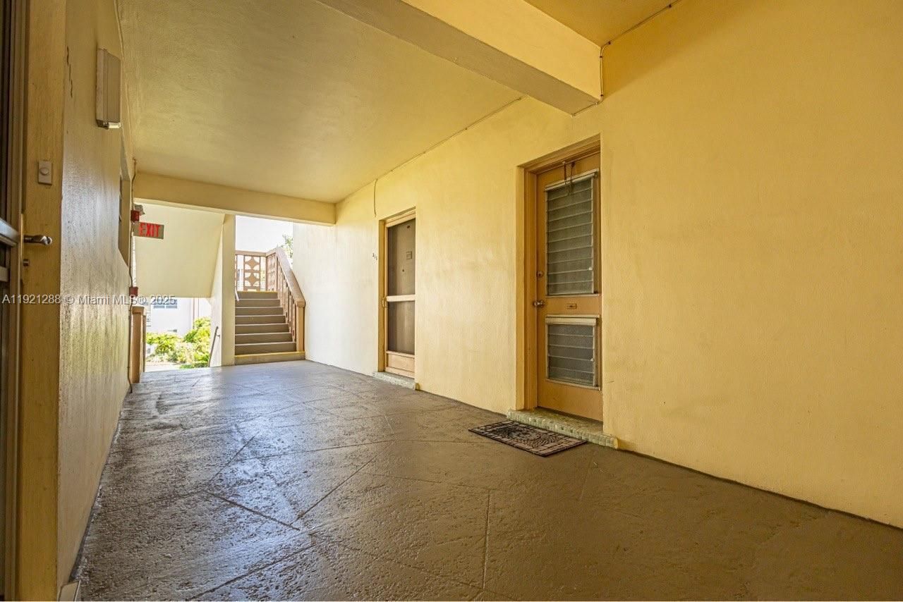 16790 NE 14th Ave, Unit 215, Miami, FL 33162 Photo