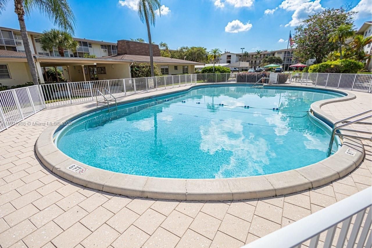 16790 NE 14th Ave, Unit 215, Miami, FL 33162 Photo