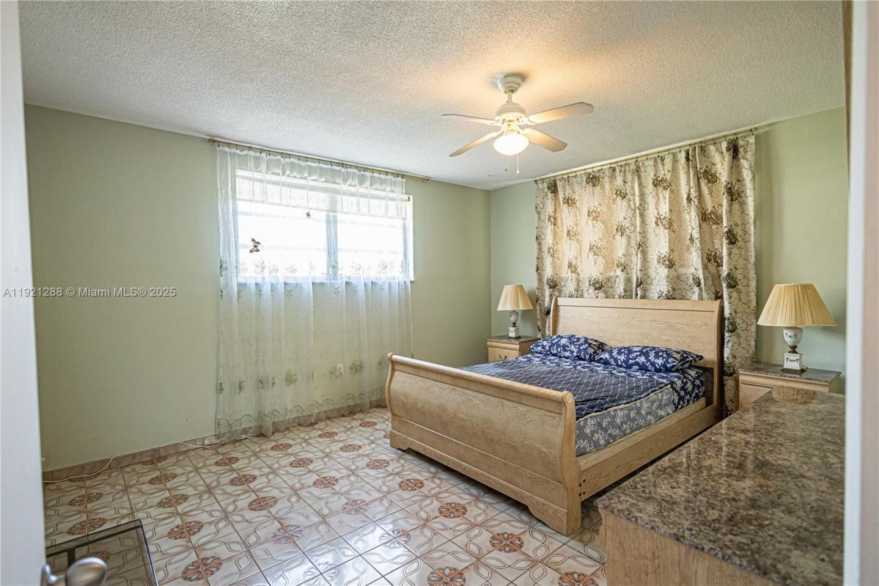 16790 NE 14th Ave, Unit 215, Miami, FL 33162 Photo