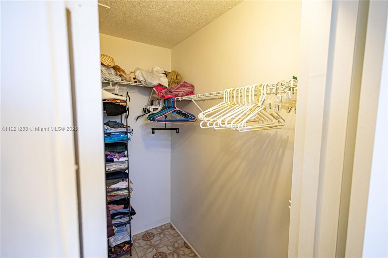 16790 NE 14th Ave, Unit 215, Miami, FL 33162 Photo