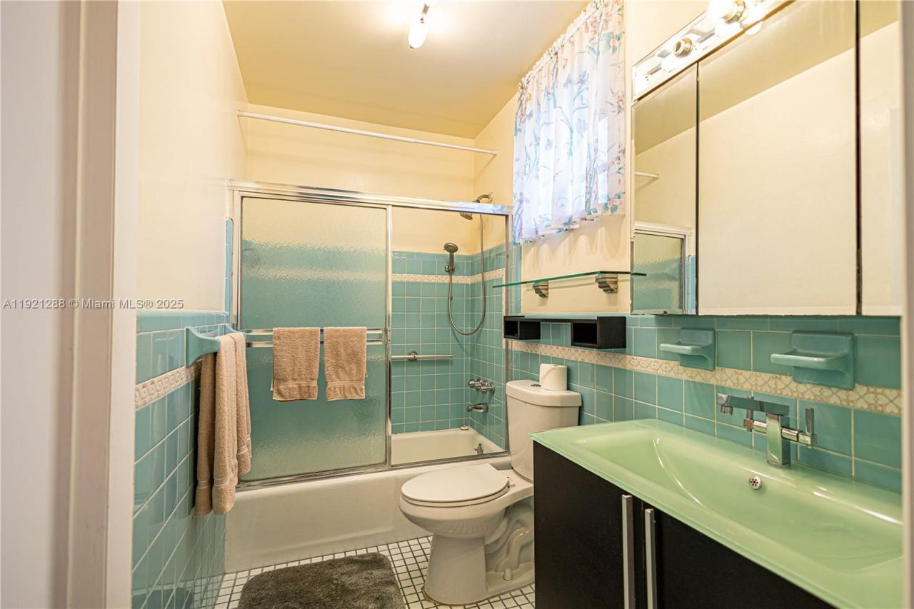 16790 NE 14th Ave, Unit 215, Miami, FL 33162 Photo