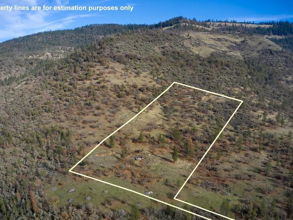 9463 E Antelope Road, Eagle Point, OR 97524