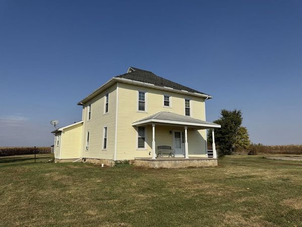 27375 IL Rt 40, Chadwick, IL 61014