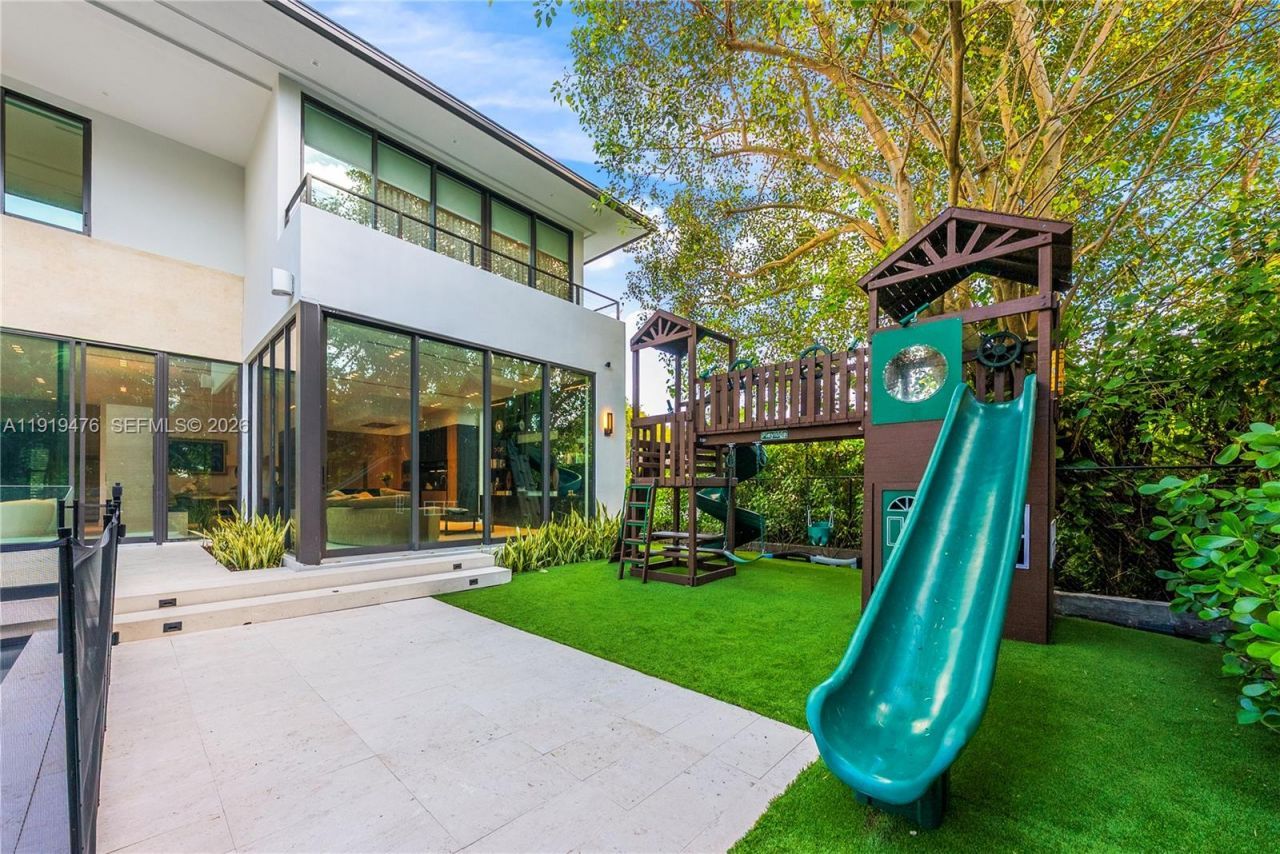 1202 NE 93rd St, Miami Shores, FL 33138 Photo