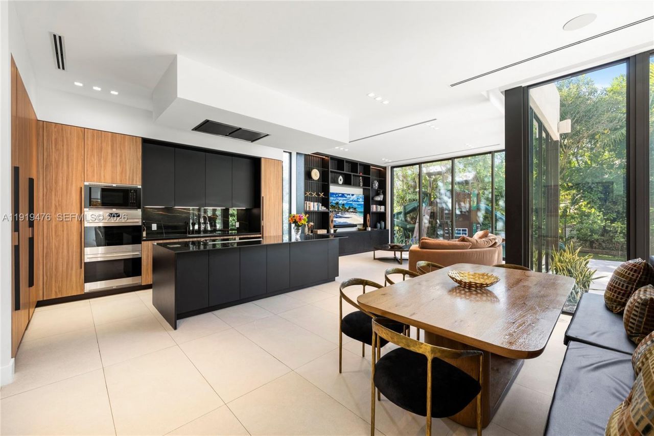 1202 NE 93rd St, Miami Shores, FL 33138 Photo