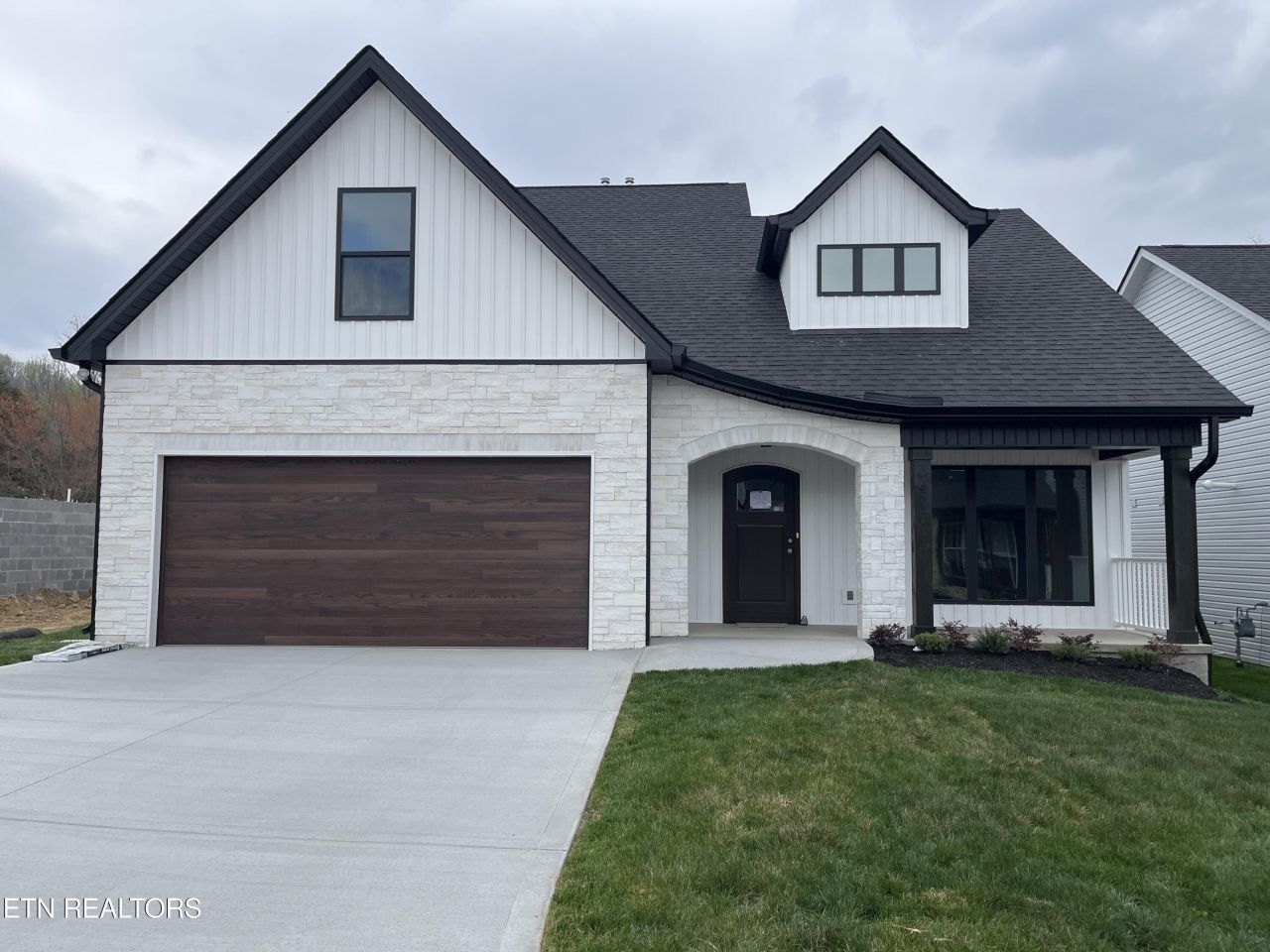 3470 Sparks Scenic Way, Knoxville, TN 37901 Main Photo