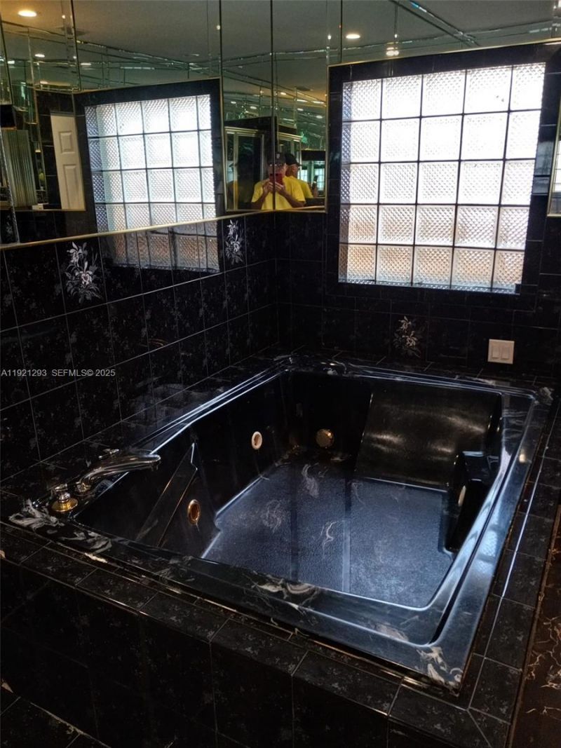 3041 NW 95th Ter, Miami, FL 33147 Photo