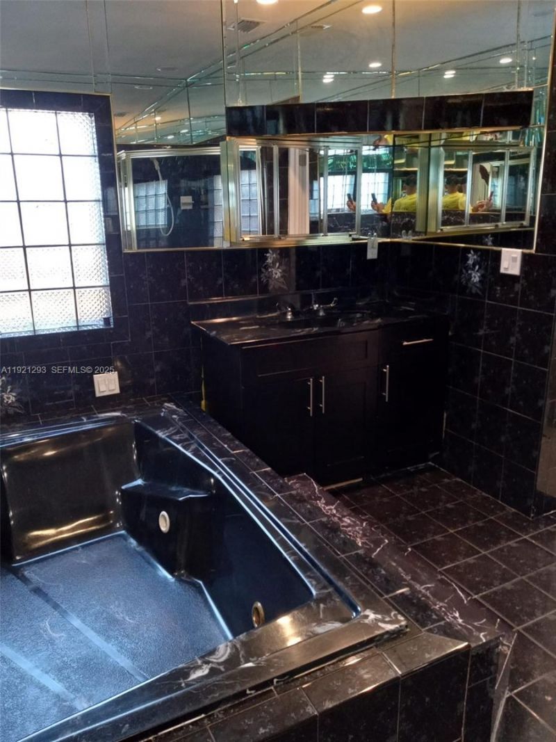 3041 NW 95th Ter, Miami, FL 33147 Photo