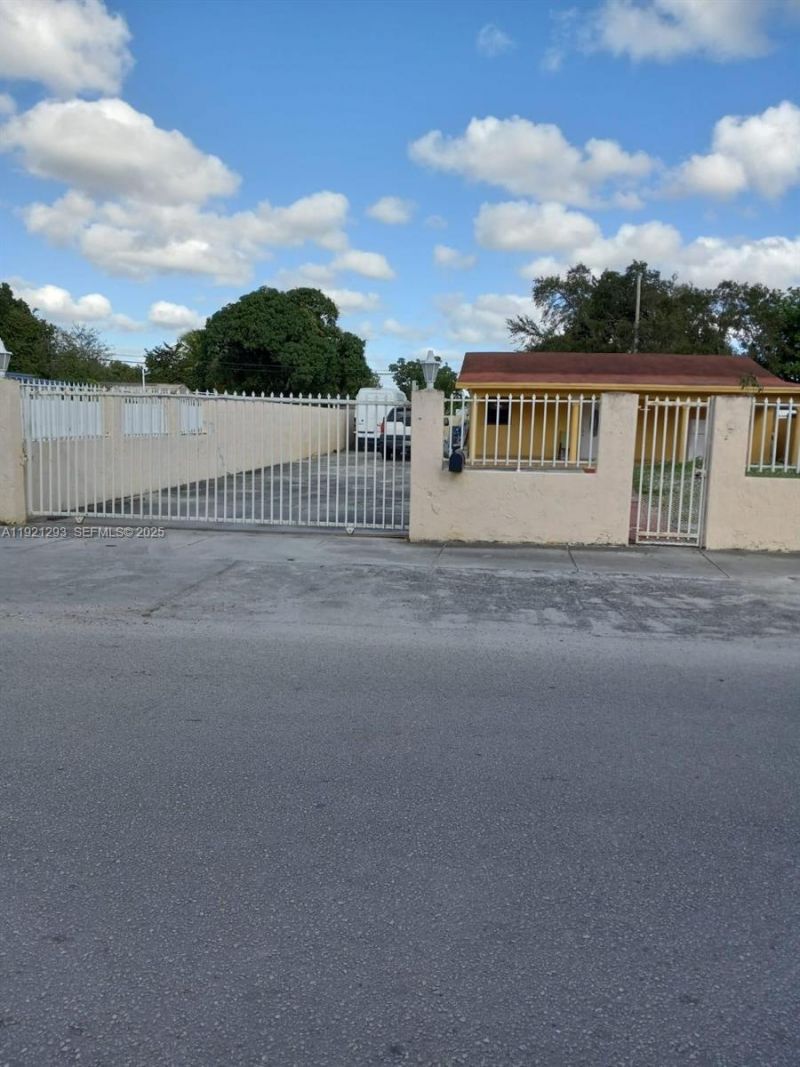 3041 NW 95th Ter, Miami, FL 33147 Photo