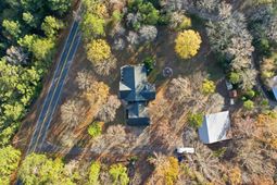 1381 Mike Stuck Road photo 4